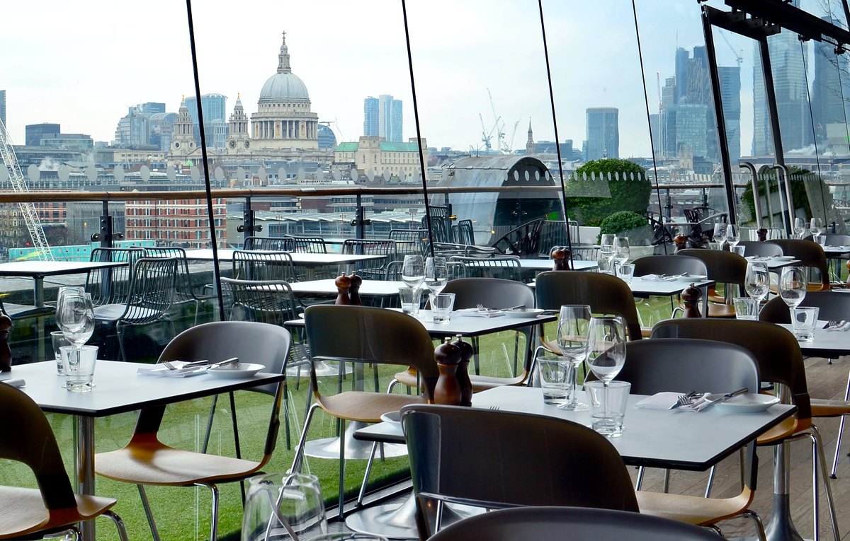 Restaurant dining room overlooking the London skyline